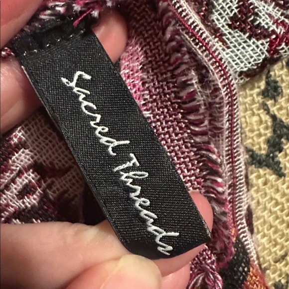Sacred Threads Paisley Fringe Scarf/Wrap/Shawl/Pashmina - Picture 4 of 7
